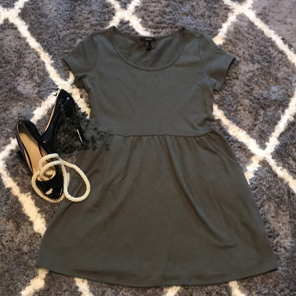 ⭐️Forever 21 dress!⭐️